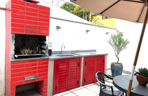 Casa linda, ótima localização, 2 vagas de garagem - Foto 32