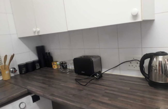 Central Sandton Apartment - Photo 15