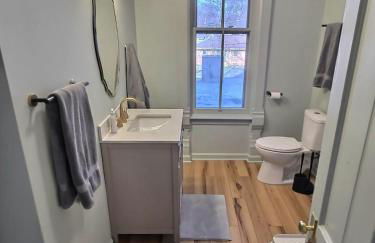 Sleeps 30+ • 10BR Mansion •Events • Bar • Backyard - Foto 41