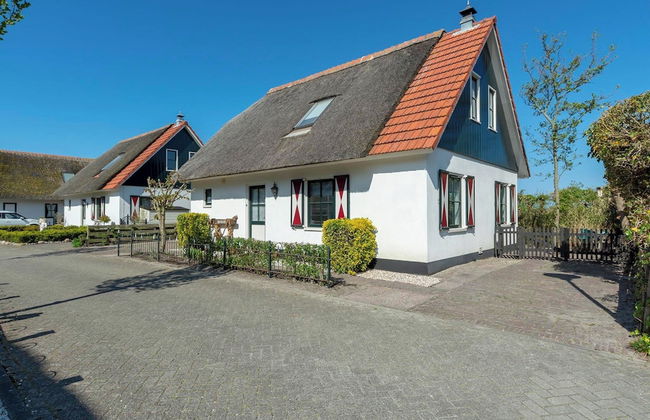 Villa w/ Electric Charging & Parking - Foto 22