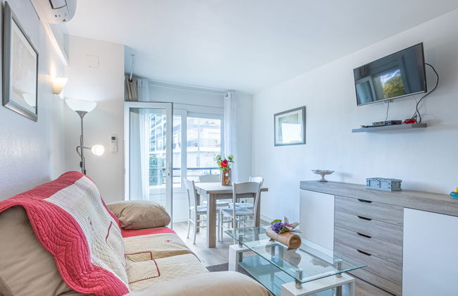 2 bedroom Apartment in Castelló d'Empúries - Photo 8