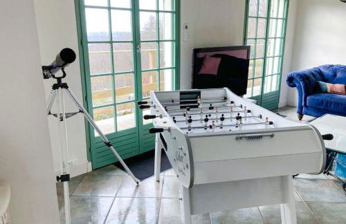 Villa des Suisses with Jacuzzi & View of Lake des Settons - Foto 6