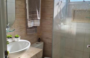 Apartamento, claro, alto,garagem,piscina todo novinho mobiliado, coração do Fonseca - Foto 2