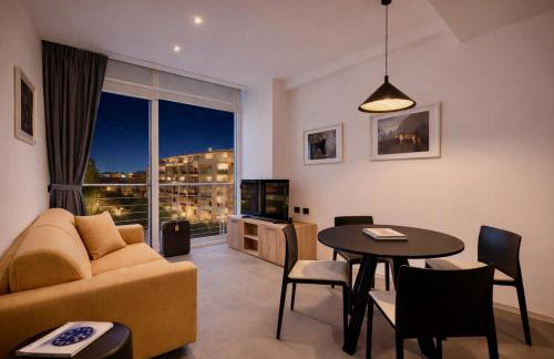 My Lux Palace Luxury Apartments - Private Parking - Photo 7