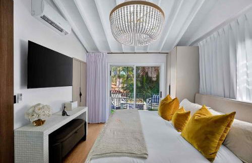 Villa 800 - 3 BEDROOM - 3 AND A HALF BATHROOMS -6 BEDS- Spa like Retreat Saline Pool & Jacuzzi - Foto 38