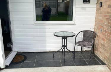 Seabreeze Number 74 includes swimming passes and club entry - Foto 3