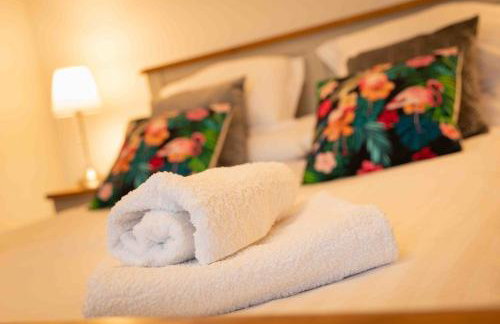 Luxury Pet Friendly 3 Bedroom Home with Copper Bath - Photo 31