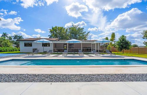 Pickleball fun Family home near Hard Rock Stadium - Foto 31