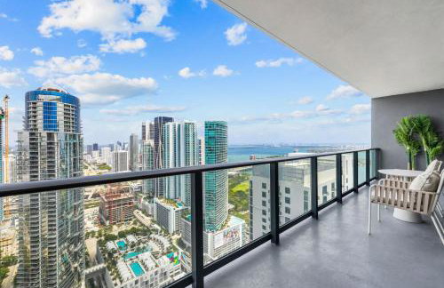 Stunning Lux 2 Bed 2 Bath with Panoramic View from Balcony - Foto 40