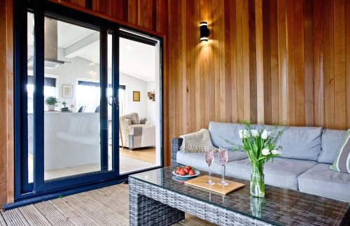 Nyland Lodge - Hot Tub - Fireplace - Free Parking & WiFi - Foto 2