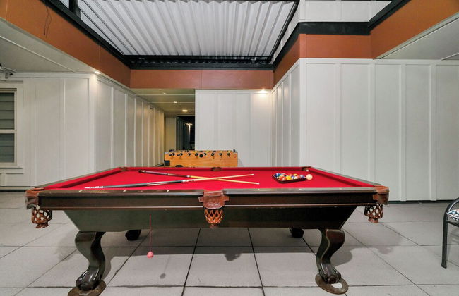 Opulent Oasis Exquisite 2Bedroom Retreat - Photo 35