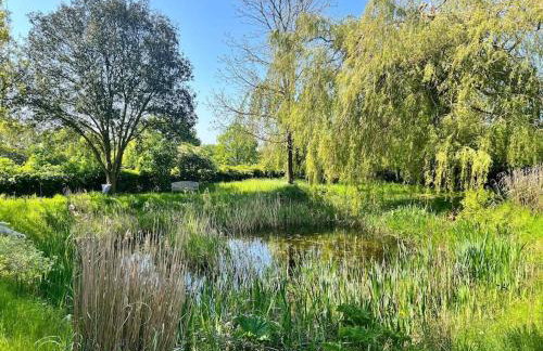 Stunning Manor Farmhouse - Photo 4