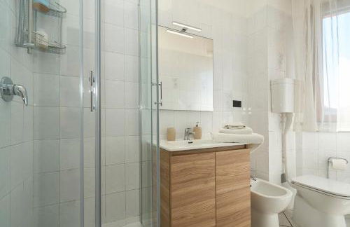 -LUMINOSA 5 STARS WITH BALCONY- Wifi Netflix 15 minutes from Duomo - Foto 12