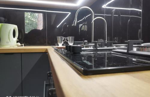 Niesamowita nowoczensa kawalerka w centrum kmicica - Foto 26