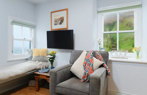 Corner Cottage - Photo 5