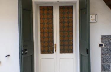 Elegant Traditional Home Steps from the Lake, with Garden and Panoramic Terrace - Photo 61