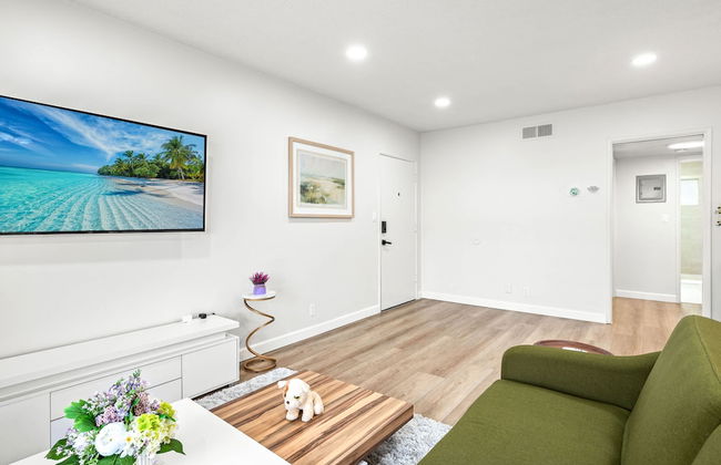 Modern Cozy Retreat Stylish Stay With Patio Parking - Foto 16