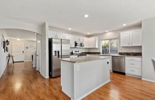 Urban Escape Steps to Downtown - Photo 13