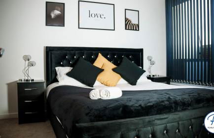 Penthouse - Amazing City Skyline Views - Balcony - FREE extra 2 hours - FREE Parking - Utilita Arena - Bullring Shopping - New St Station- Super King Size Bed - Foto 74