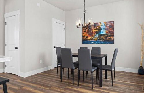 Stay with Style in this Townhome - Photo 4