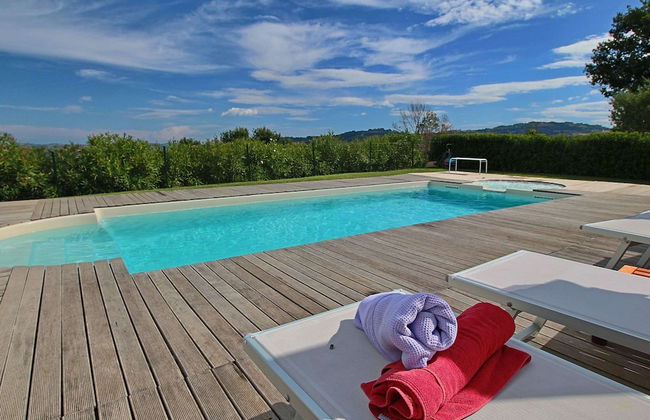 Cottage in Montelabbate With Pool & Forest - Foto 18