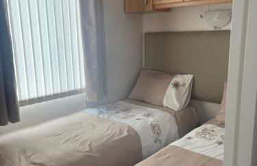 Immaculate 2-Bed Lodge in Monreith - Photo 12