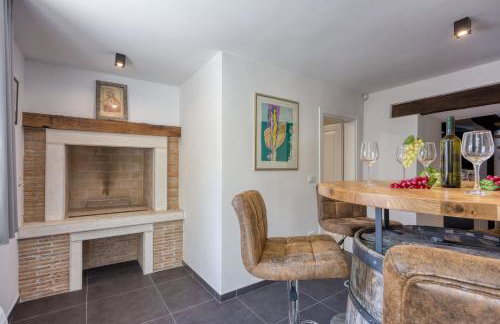 Villa Galant with Pool and Sauna - Happy Rentals - Foto 27