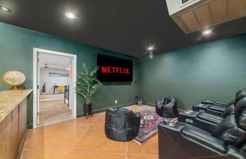 Tucasa - Private Backyard Resort - Theater - Foto 8