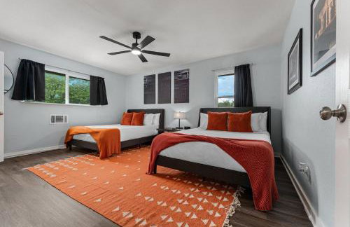 Spacious 4BR Home with Pool, Hot Tub & Games - Foto 21