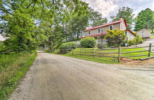 Fish, Float and Relax Fireside Home Near New River! - Foto 37