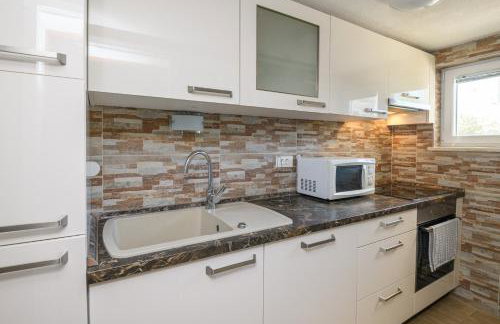 Apartment MARIO - veliki stan za odmor - terasa- vrt - bazen - pogled more, izoliran - Photo 28