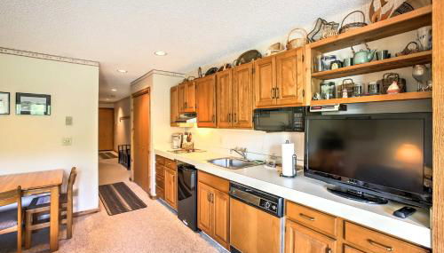 Condo on First Green with Deck at Schuss Mountain! - Foto 3