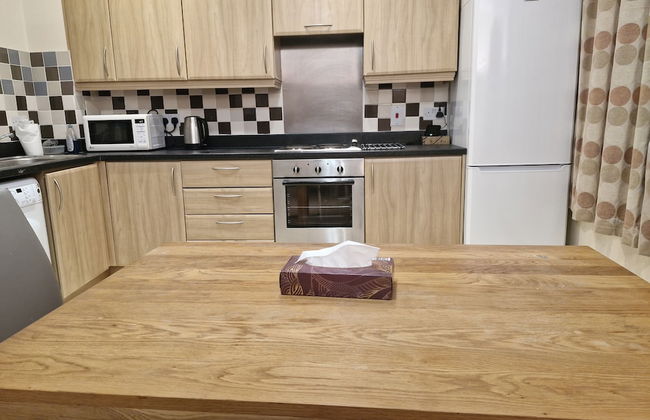 Impeccable 1-bed Apartment in Purfleet - Foto 3