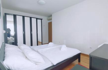 Kruge - 3 bedroom apartment & private garage - Photo 4