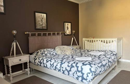 Rivage Maison spacieuse 10 p 5 chambres 2 sdb 2 WC tout confort avec jardin, belle terrasse aménagée, parking privatif, à 2 kms d'une petite plage, 3kms d'Omaha Beach et Port en Bessin - Foto 10