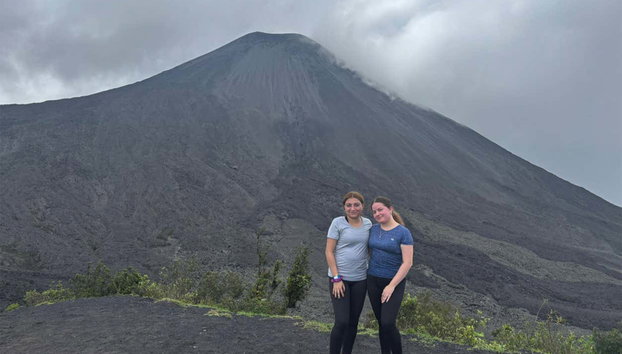 Excursion au Volcan Pacaya - Photo 4, Photo avec le volcan Pacaya en arrière-plan