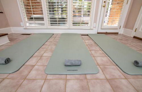 HotTub, FirePit, Basketball, 15 Min To Sedgefield - Photo 22