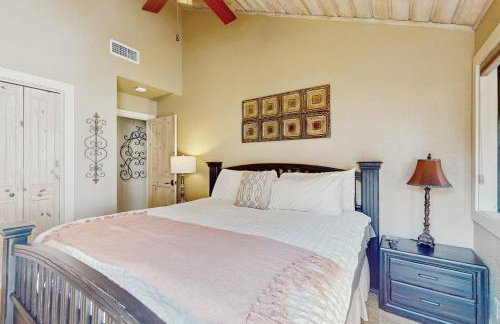 Refined Panoramic Paradise on Lake Travis with Boat Launch and Tesla Charger - Foto 18