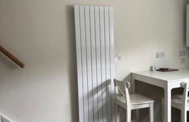 Newly Refurbished, Cosy Flat Minimum 2 nights - Foto 7