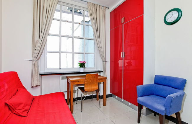 Baker Street Suites - Photo 18