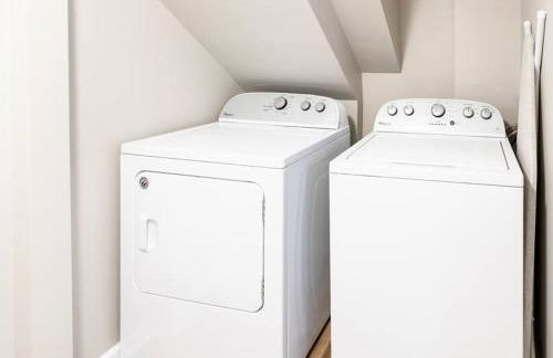 4BR Kid Friendly Fenced in Yard Playset - Foto 10