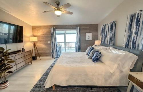 Lakefront 5 Bedroom Vacation Home - Sleeps 12! - Foto 13