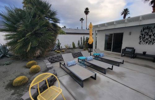 Demuth Park Desert Oasis - Pool - Tiki Room - Foto 26