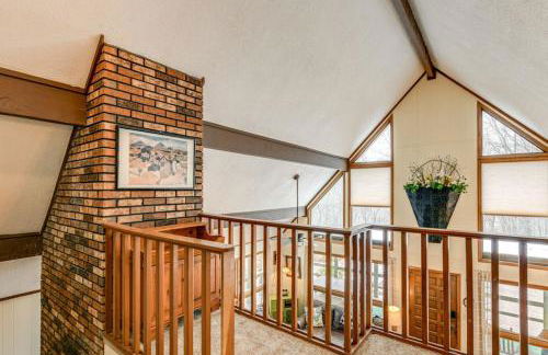 Mountain Getaway with Views and Fire Pit - Foto 16