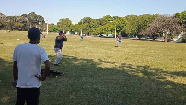 Baseball Game in Havana - Foto 4