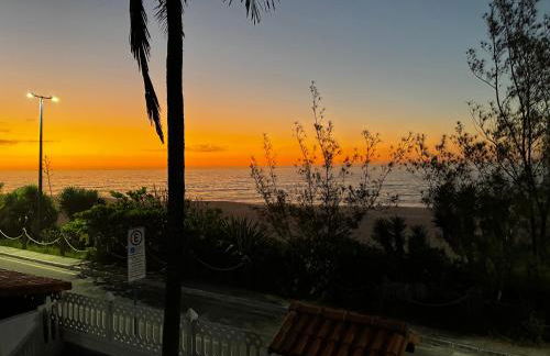 Refúgio Frente ao Mar há Passos da Areia com piscina - Foto 5