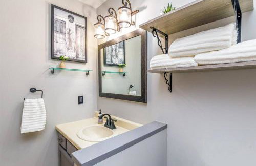 Relaxing 2Bedroom Townhome w/Playroom & Great View - Foto 30