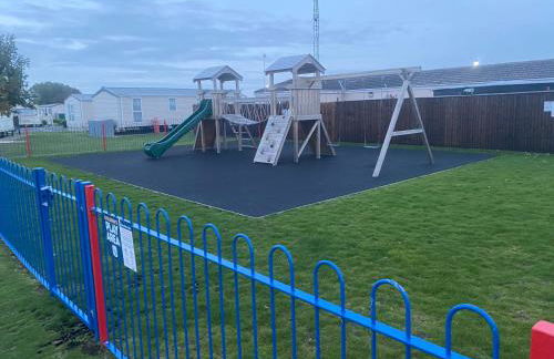 L25 L&g caravan hire 6 berth millfields family only and lead person must be over 30 MAX 4 ADULTS - Foto 37