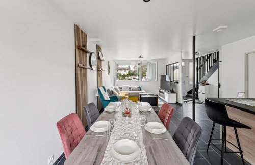 Chic house with a master suite, parking, terrace, and garden - Foto 1