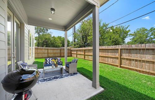 Cozy Home Near MedCenter, Uptown, & Downtown - Foto 34